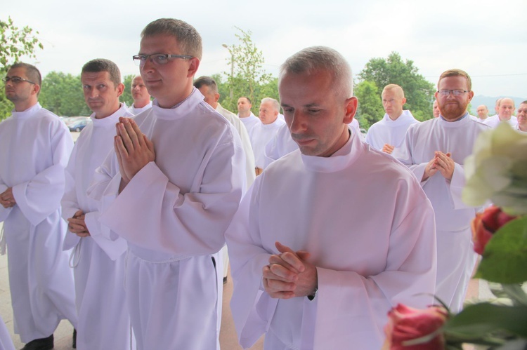 Tarnów. Nadzwyczajni szafarze Komunii św. w kościele bł. Karoliny