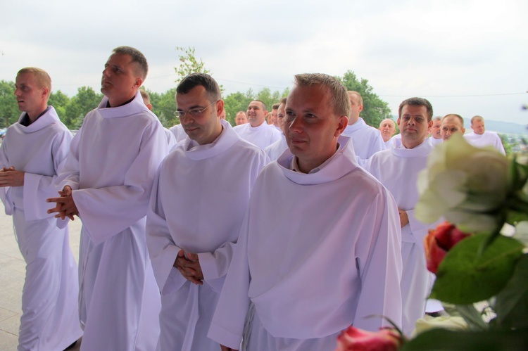 Tarnów. Nadzwyczajni szafarze Komunii św. w kościele bł. Karoliny