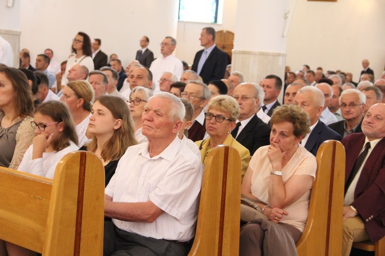 Tarnów. Nadzwyczajni szafarze Komunii św. w kościele bł. Karoliny