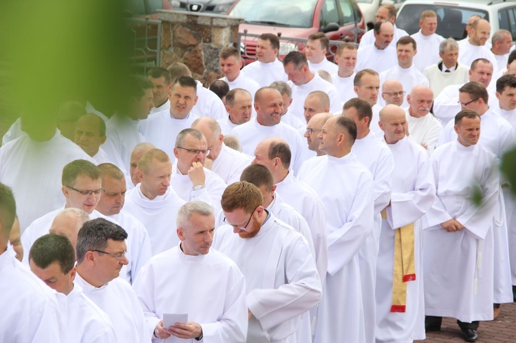 Tarnów. Nadzwyczajni szafarze Komunii św. w kościele bł. Karoliny