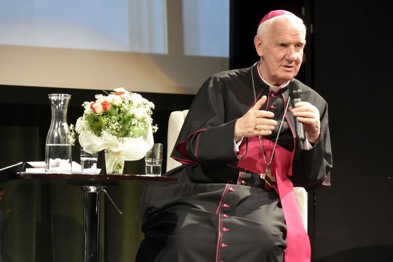 Msza św. i benefis z okazji 50-lecia kapłaństwa bp. Ignacego Deca