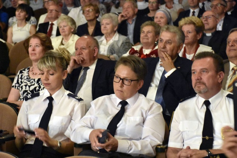 Msza św. i benefis z okazji 50-lecia kapłaństwa bp. Ignacego Deca