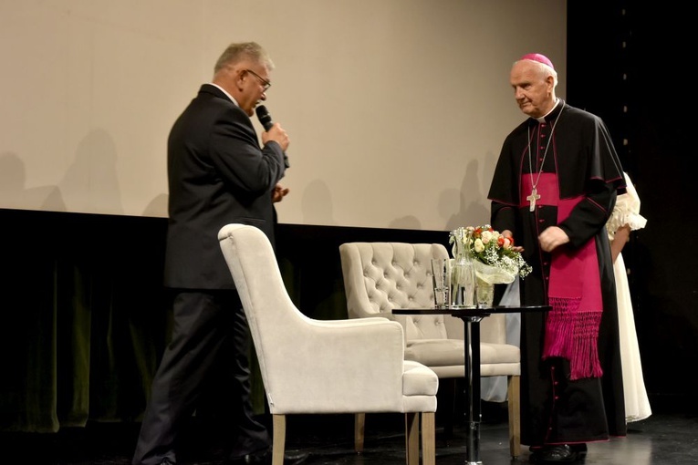 Msza św. i benefis z okazji 50-lecia kapłaństwa bp. Ignacego Deca
