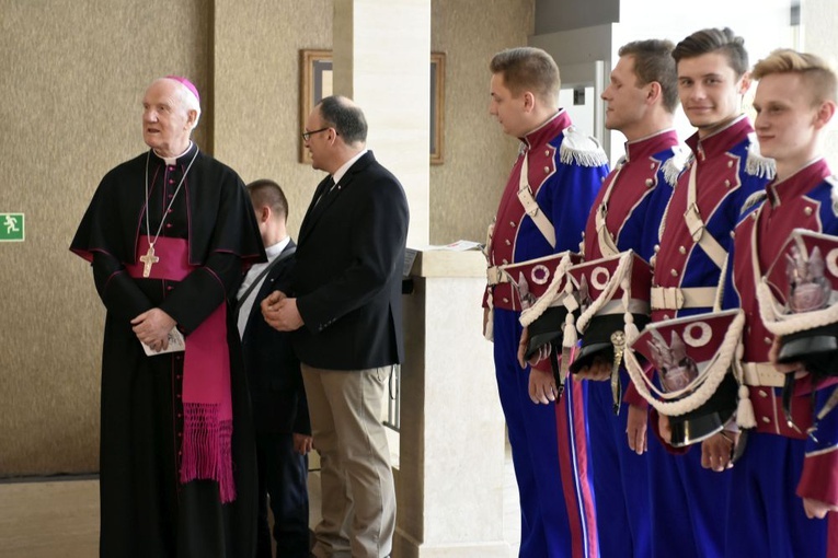 Msza św. i benefis z okazji 50-lecia kapłaństwa bp. Ignacego Deca