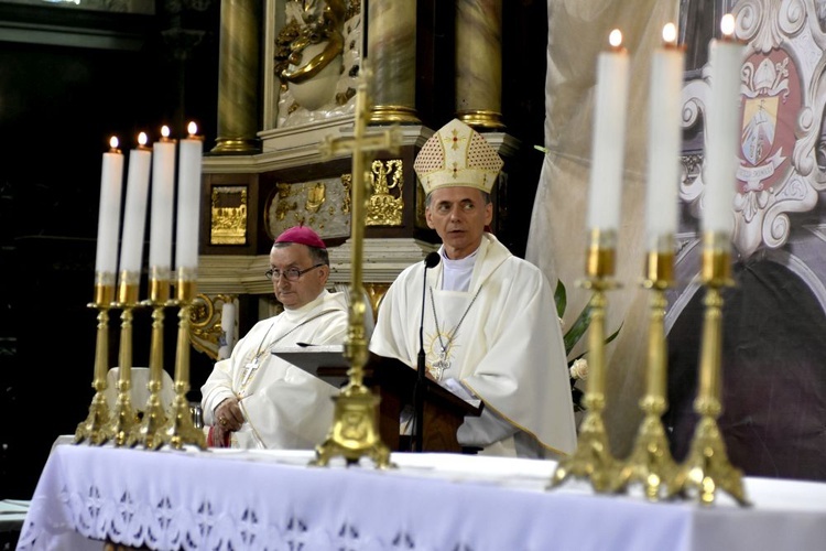 Msza św. i benefis z okazji 50-lecia kapłaństwa bp. Ignacego Deca