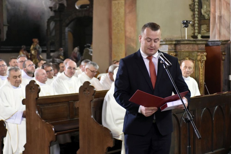 Msza św. i benefis z okazji 50-lecia kapłaństwa bp. Ignacego Deca