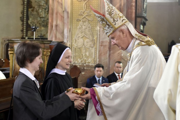 Msza św. i benefis z okazji 50-lecia kapłaństwa bp. Ignacego Deca