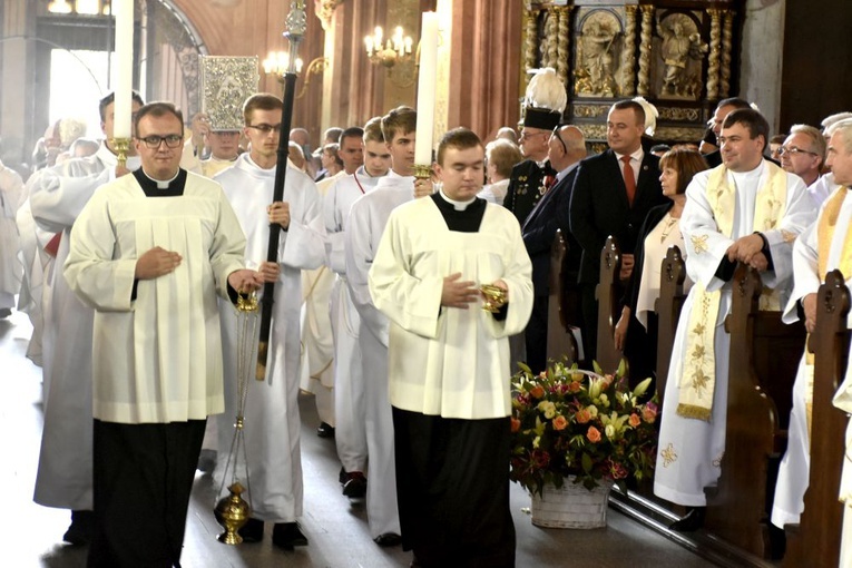 Msza św. i benefis z okazji 50-lecia kapłaństwa bp. Ignacego Deca