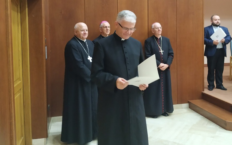 Kilku proboszczów otrzymało nominacje na nowe parafie.