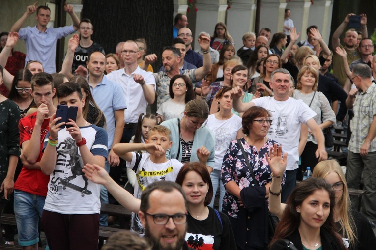 Nowy Sącz. Pod sztandarem Jezusa