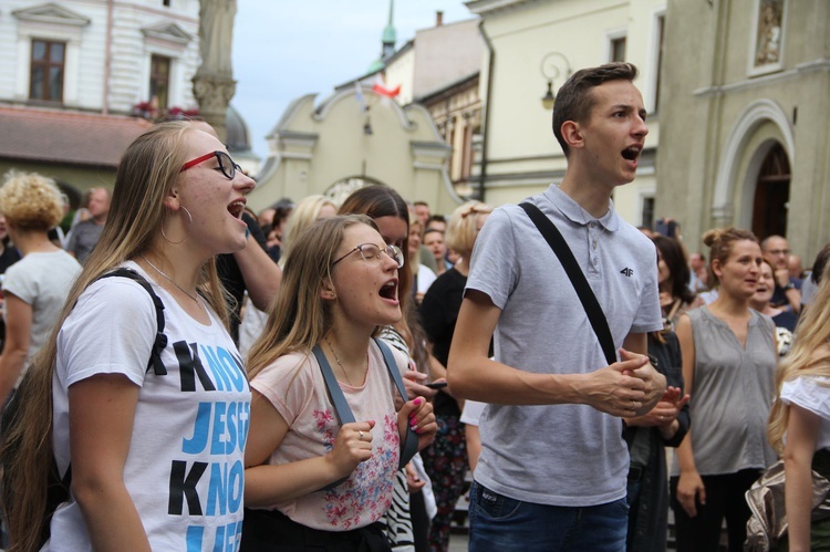 Nowy Sącz. Pod sztandarem Jezusa