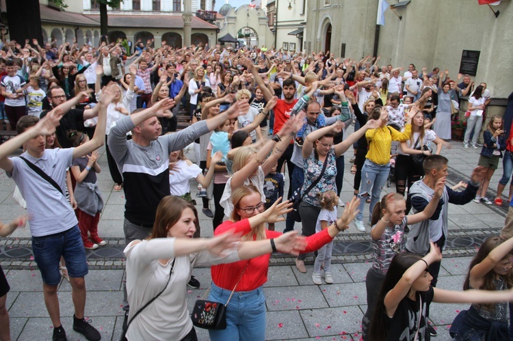 Nowy Sącz. Pod sztandarem Jezusa