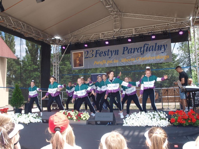 Festyn przy parafii pw. św. Alberta Chmielowskiego w Zielonej Górze