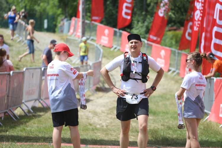 Uczestnicy I Biegu Frassatiego na finiszu w Międzybrodziu Bialskim - 2019 - cz. 1