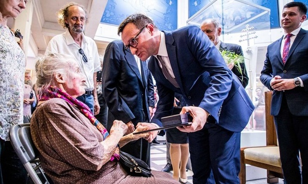 Wanda Półtawska odznaczona Złotym Krzyżem Małopolski