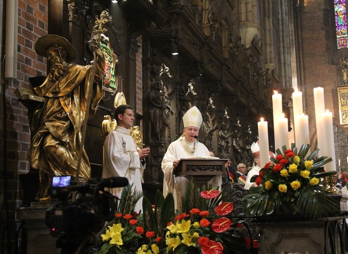 Statuetki św. Jana Vianneya w uroczystość św. Jana Chrzciciela