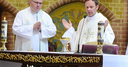 Eucharystia cały czas się dokonuje