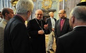 Biskupi starokatoliccy podczas zwiedzania archikatedry lubelskiej.