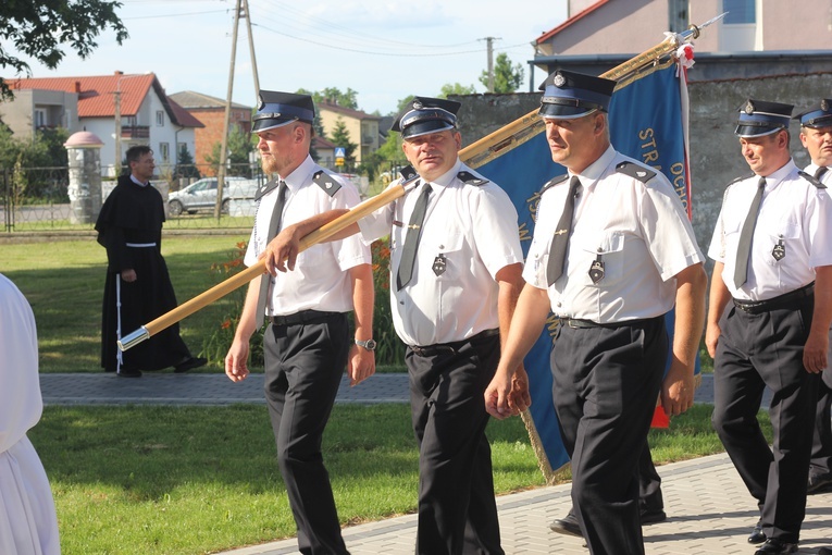 100 - lecie erygowania parafii w Miedniewicach