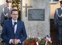 - Chylę czoło przed bohaterstwem wspaniałych Polaków tamtych lat - mówił premier RP.