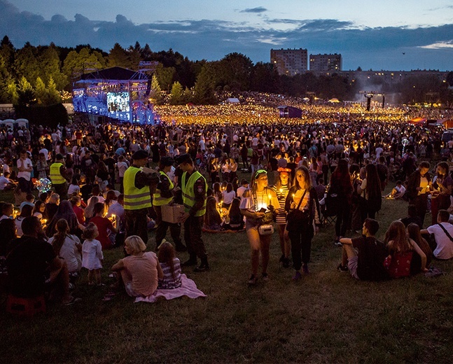 50-tysięczny tłum uwielbiał Boga na rzeszowskim koncercie Jednego Serca, Jednego Ducha. 20.06.2019
Rzeszów