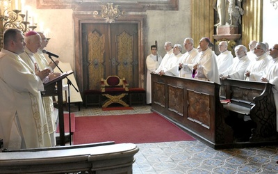 Msza św. odbyła się przy ołtarzu MB Świdnickiej.