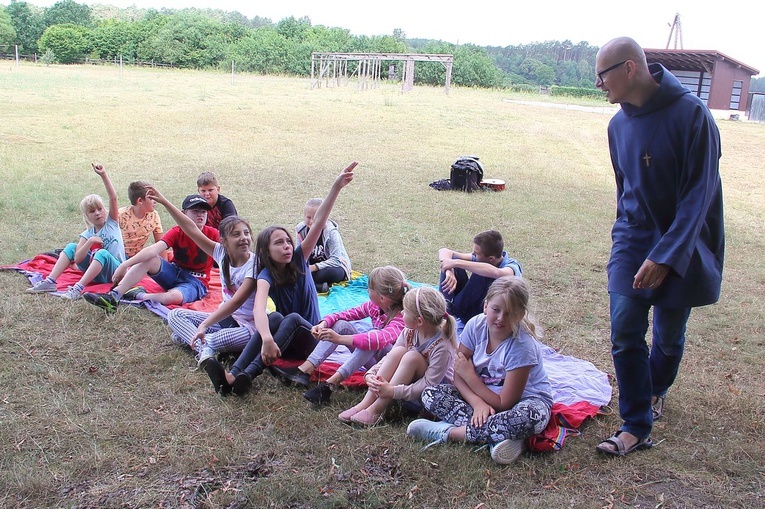 Ewangelizacja wioskowa w Przelewicach.