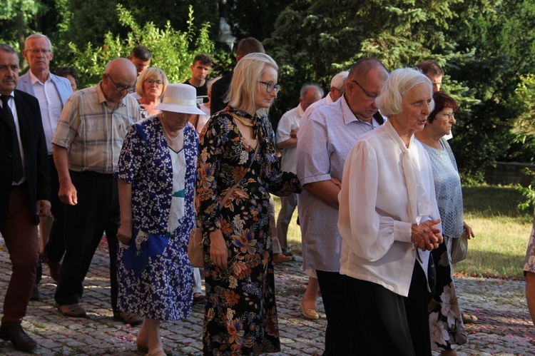 Błogosławieństwo odnowionych organów w Mielcu