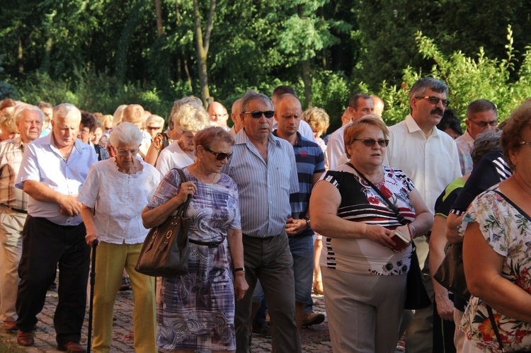 Błogosławieństwo odnowionych organów w Mielcu