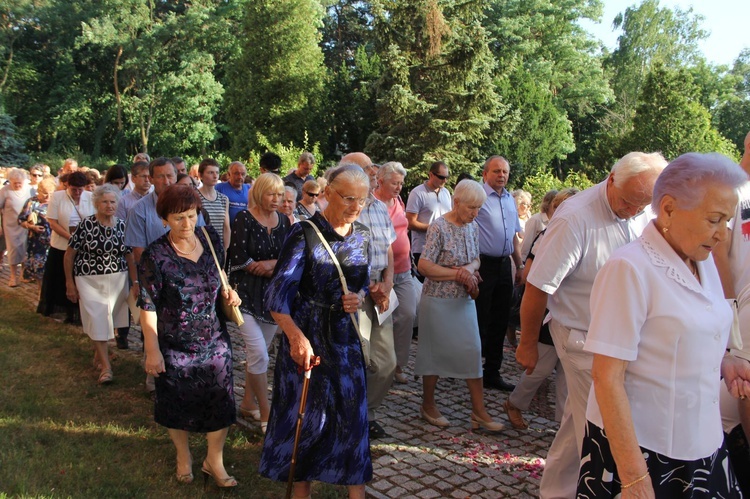 Błogosławieństwo odnowionych organów w Mielcu