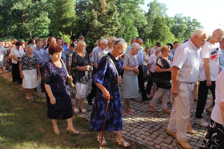 Błogosławieństwo odnowionych organów w Mielcu