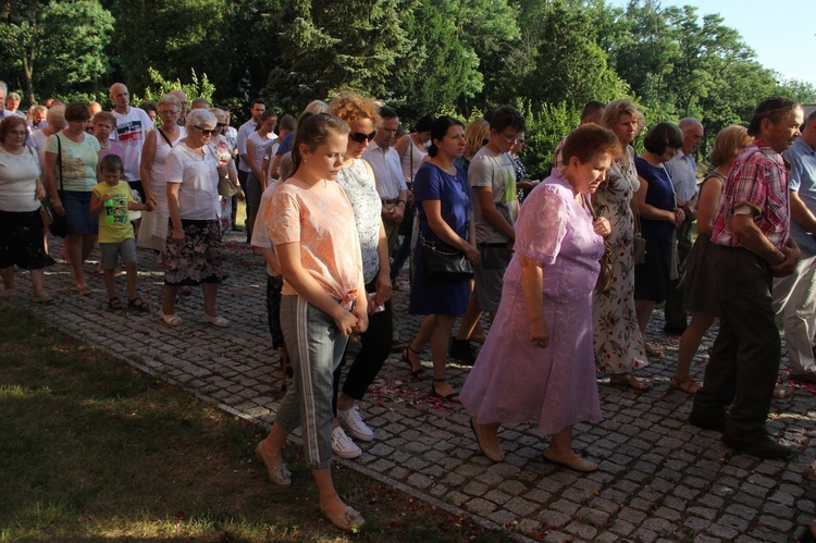 Błogosławieństwo odnowionych organów w Mielcu