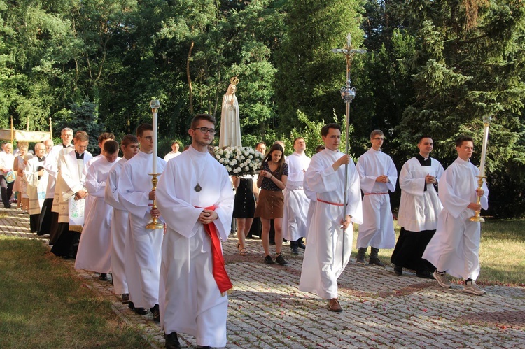 Błogosławieństwo odnowionych organów w Mielcu