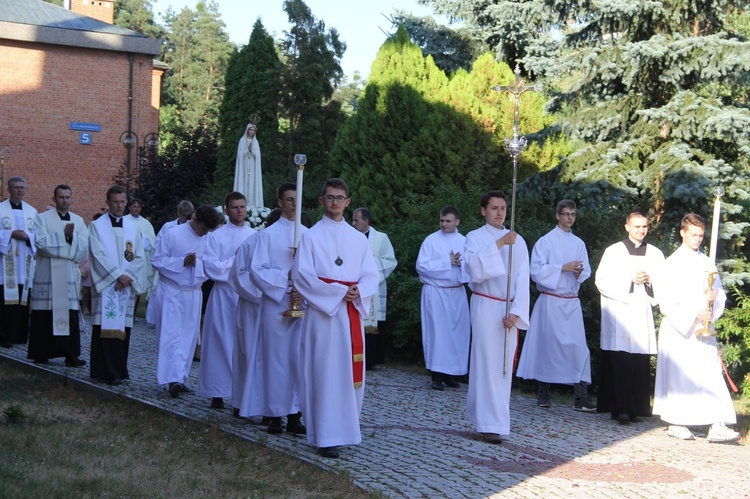 Błogosławieństwo odnowionych organów w Mielcu