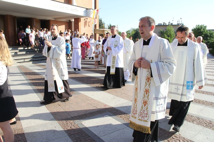 Błogosławieństwo odnowionych organów w Mielcu