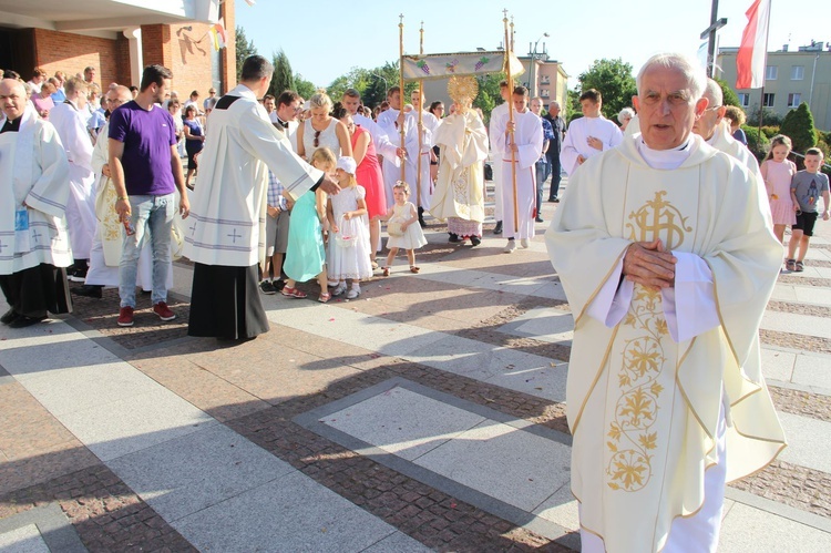 Błogosławieństwo odnowionych organów w Mielcu