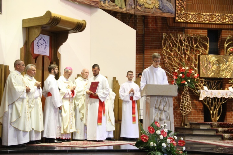 Błogosławieństwo odnowionych organów w Mielcu