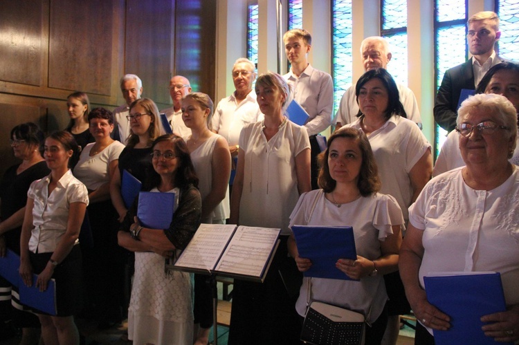 Błogosławieństwo odnowionych organów w Mielcu