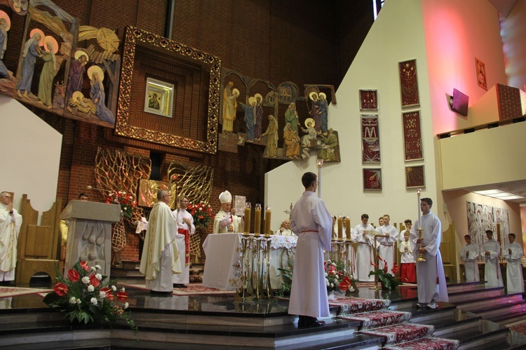 Błogosławieństwo odnowionych organów w Mielcu