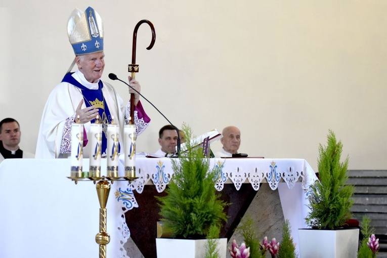 30-lecie parafii pw. Matki Bożej Nieustającej Pomocy w Wałbrzychu