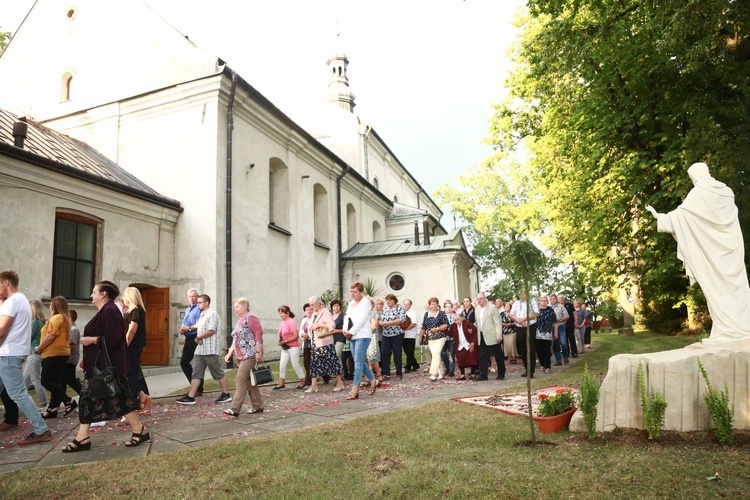 Figura Serca Jezusa w Oleśnie