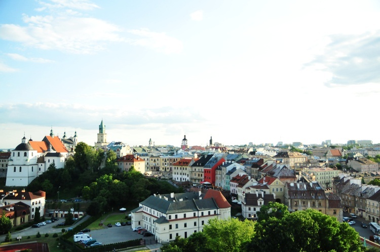 Artyści z Polski i Litwy zespoleni - czyli niezwykła wystawa i publikacja