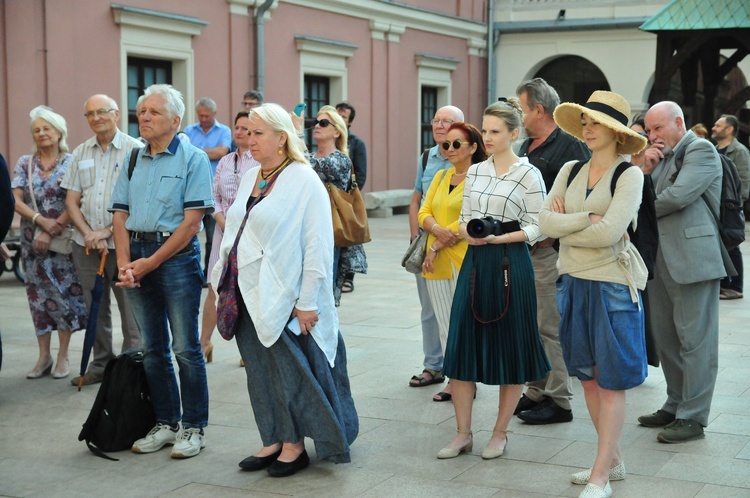 Artyści z Polski i Litwy zespoleni - czyli niezwykła wystawa i publikacja