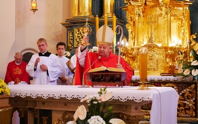 Kard. Dziwisz: Jan Paweł II wciąż jest obecny w życiu współczesnego Kościoła