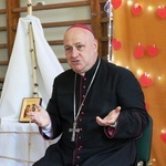 Bp Piotr Greger u oazowiczów III stp. OND w Juszczynie