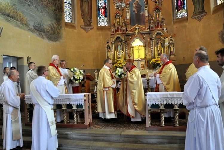 Święcenia diakona stałego w Roszowickim Lesie