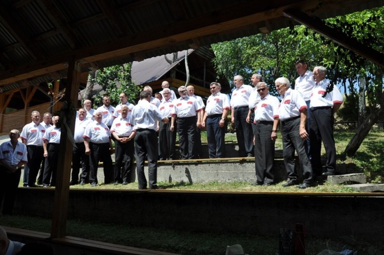 Poświęcenie dzwonnicy w Glisnem 2019