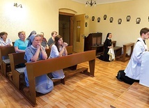 ▲	W kaplicy zgromadzenia.