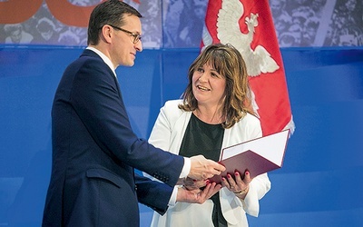 ▲	Poseł Małgorzata Zwiercan z premierem Mateuszem Morawieckim.