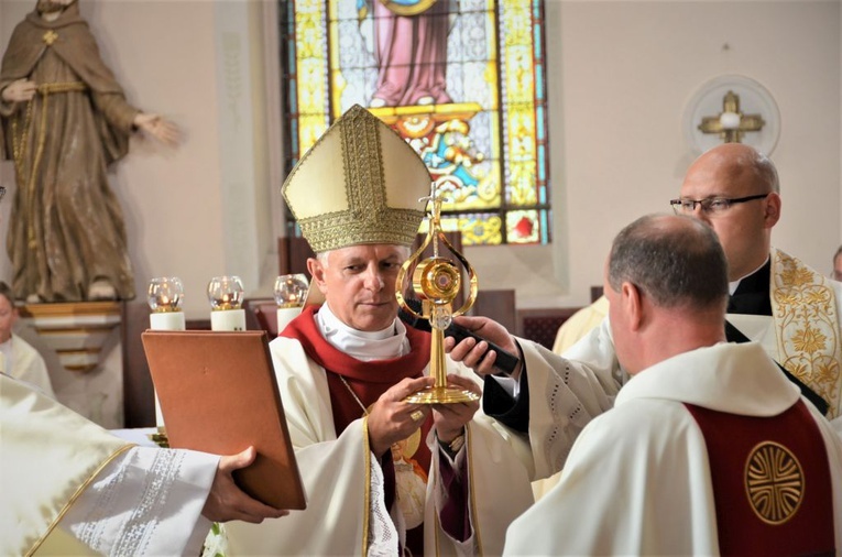 Relikwie św. Jana Pawła II w Pszczewie